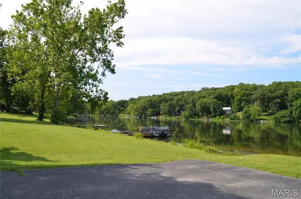 4420 & 4424 S Shore DR, Catawissa, MO 63015