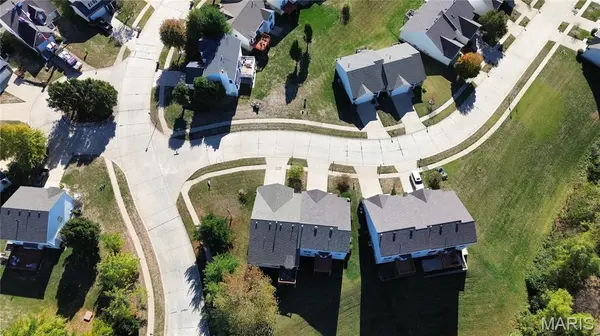 101 Robbins Way DR, Florissant, MO 63034