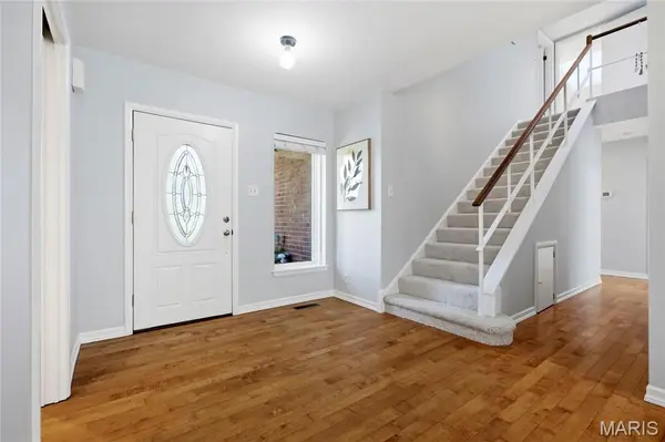 15 Ladue RDG, Ladue, MO 63124