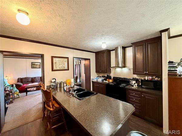 106 W Railroad ST, Gideon, MO 63848