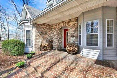 364 Whispering Forest LN, Pacific, MO 63069