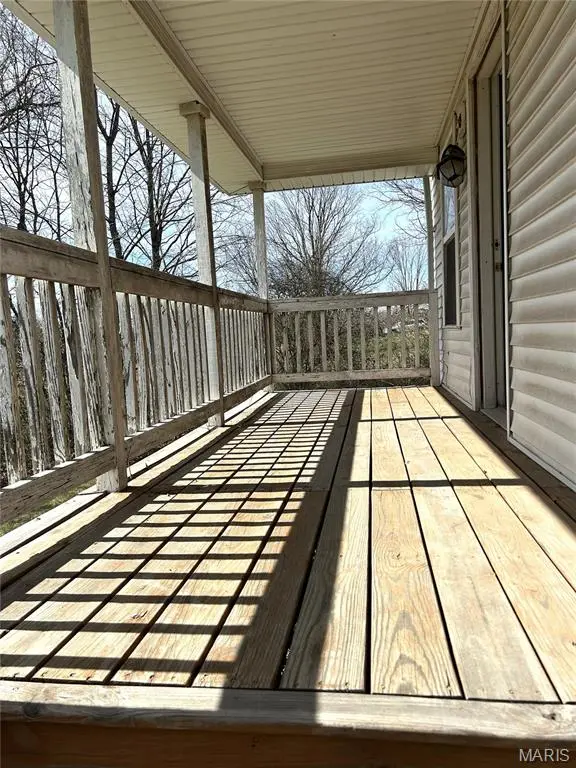 397 Whispering Forest LN, Pacific, MO 63069