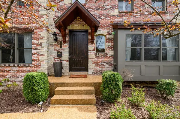 7902 Teasdale AVE, St Louis, MO 63130