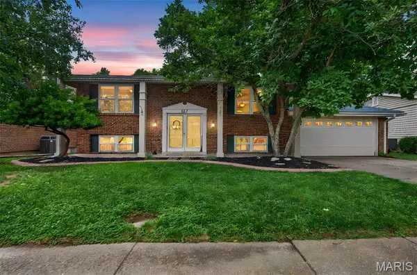 547 Golfwood DR, Ballwin, MO 63021