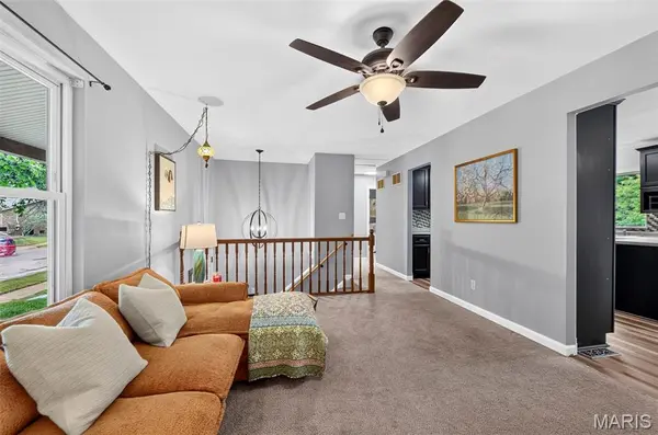 547 Golfwood DR, Ballwin, MO 63021