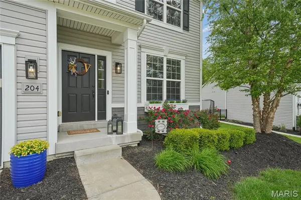 204 Grayleaf CT, Wentzville, MO 63385