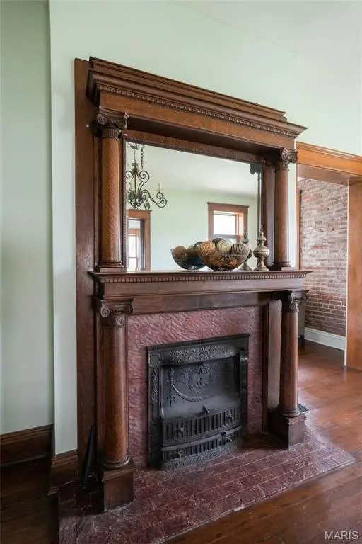 116 W Henry ST, Staunton, IL 62088