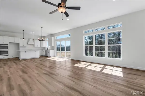 308 Schaper Estates Xing, Foristell, MO 63348