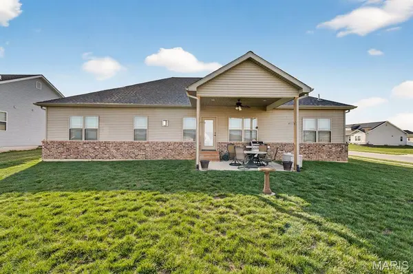 1300 Renwick Way CT, O'fallon, IL 62269