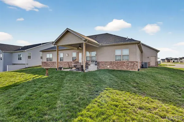 1300 Renwick Way CT, O'fallon, IL 62269