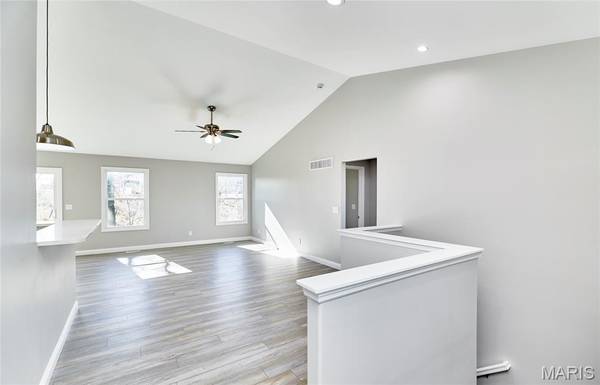 28725 Woodland Heights DR, Warrenton, MO 63383