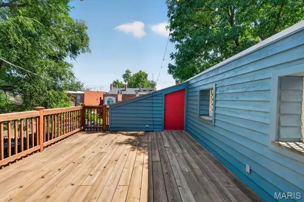 1919 Hickory ST, St Louis, MO 63104