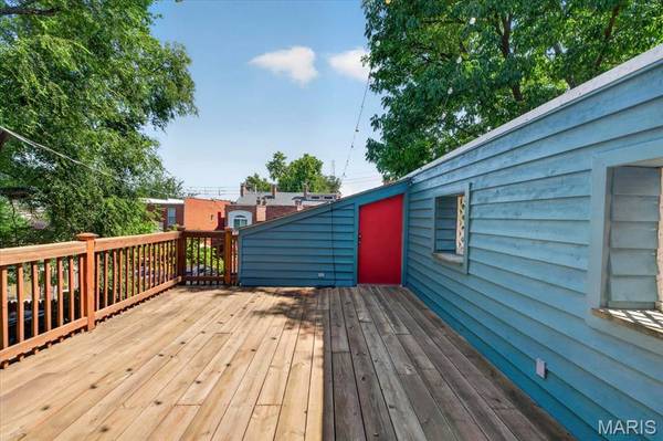 1919 Hickory ST, St Louis, MO 63104