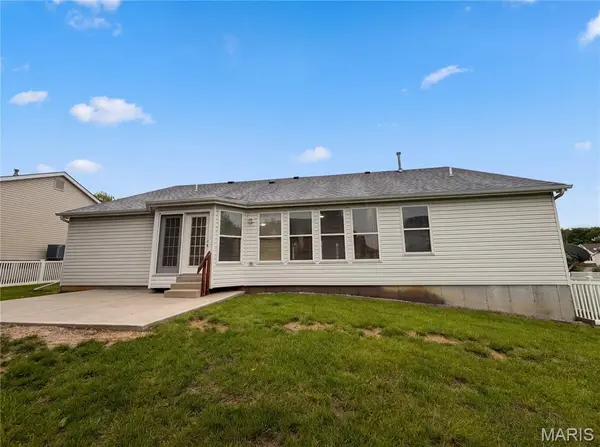 2212 Harborside DR, Dardenne Prairie, MO 63368