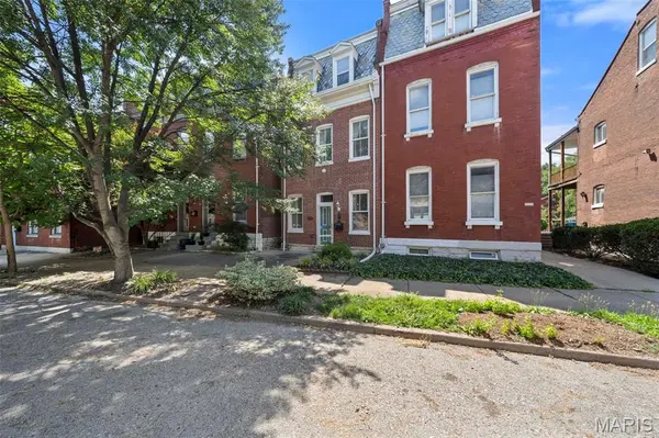 2835 McNair AVE, St Louis, MO 63118