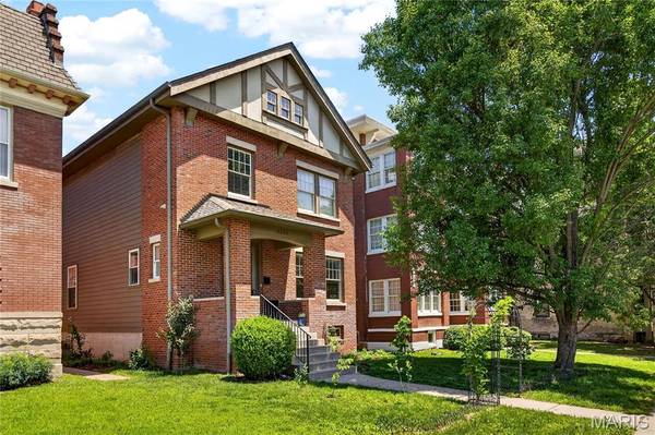4321 Maryland AVE, St Louis, MO 63108