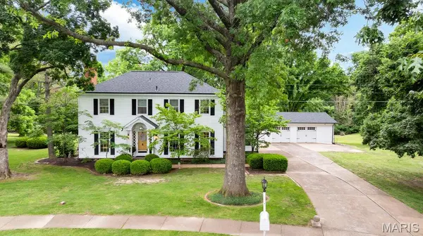 3 E Weldon Springs Heights DR, St Charles, MO 63304