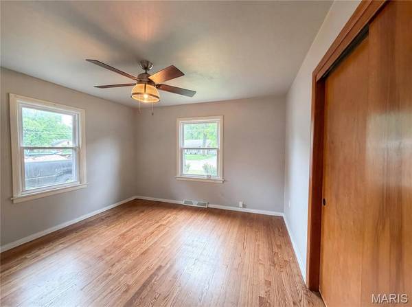 1607 N 17th ST, Belleville, IL 62226