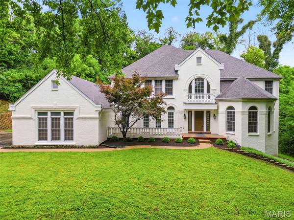 655 Old Riverwoods LN, Chesterfield, MO 63017