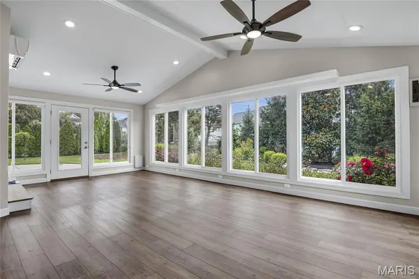 2154 White Lane DR, Chesterfield, MO 63017