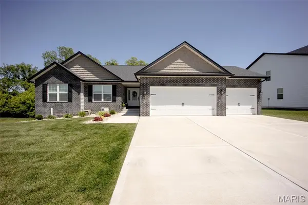 6992 Milburn Estates DR, O'fallon, IL 62269