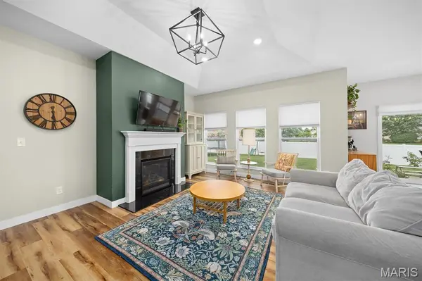 1701 Canopy Crest CIR, Swansea, IL 62226