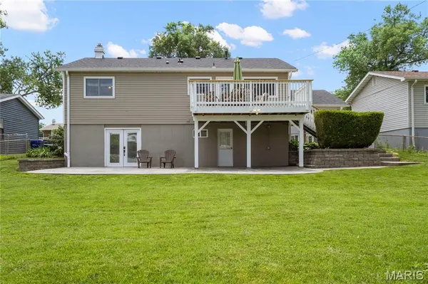 407 Palermo DR, Ballwin, MO 63021