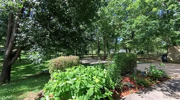 5515 Private Road 1200, West Plains, MO 65775