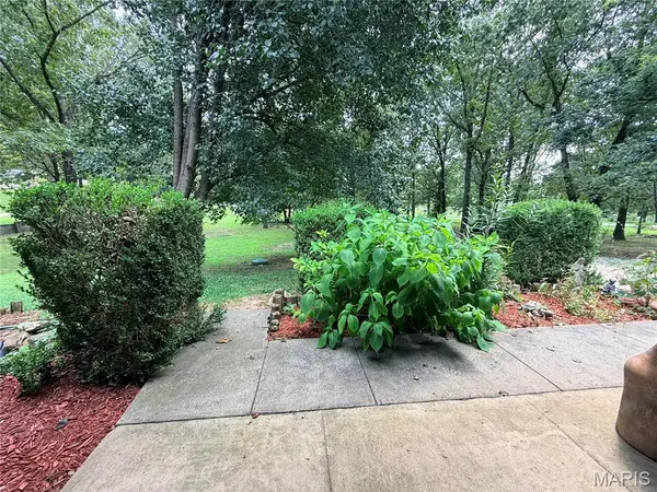 5515 Private Road 1200, West Plains, MO 65775