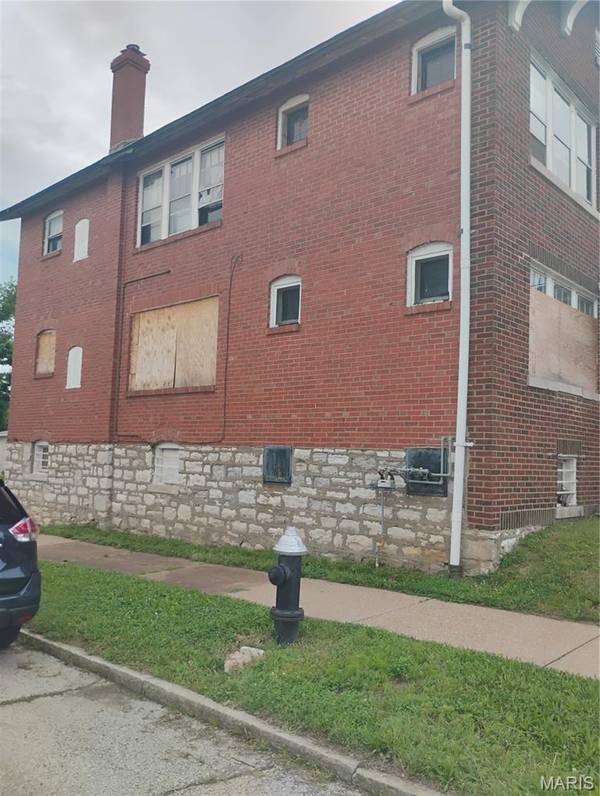 4700 Lee AVE, St Louis, MO 63115