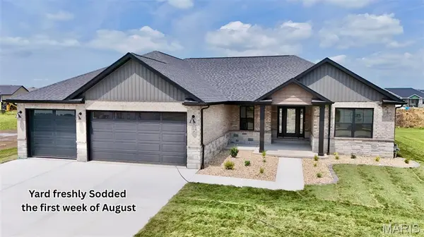 304 Rumsfeld DR, Troy, IL 62294