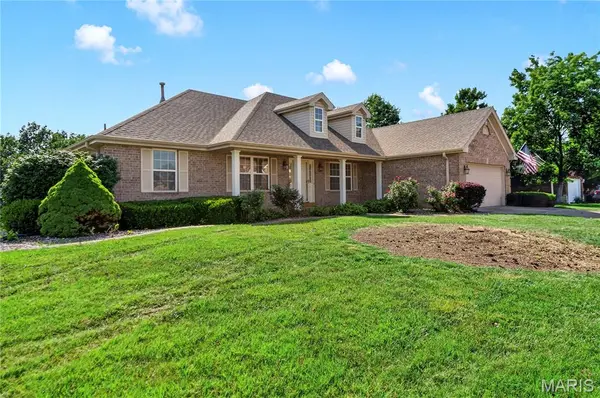 3201 Bear Tracks DR, Wentzville, MO 63385