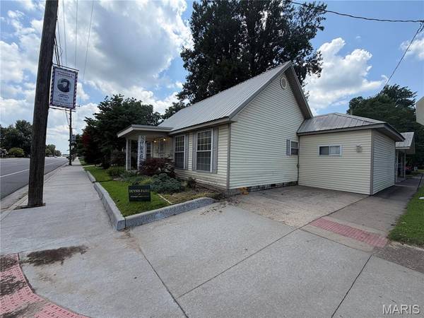 801 S Main ST, Charleston, MO 63834
