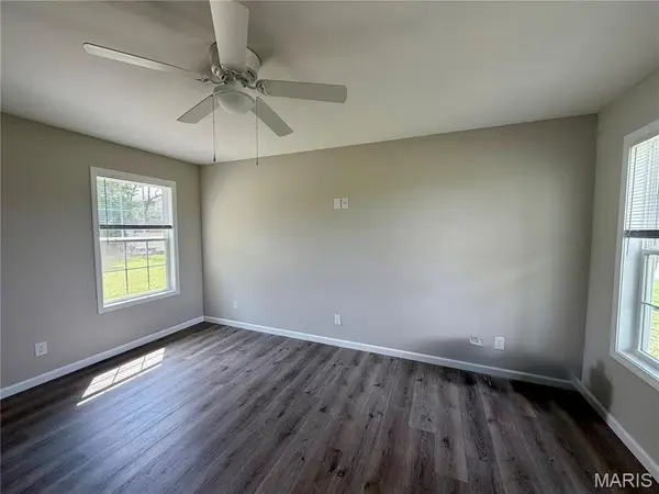 208 Dona ST, Sikeston, MO 63801