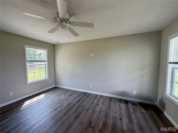 208 Dona ST, Sikeston, MO 63801