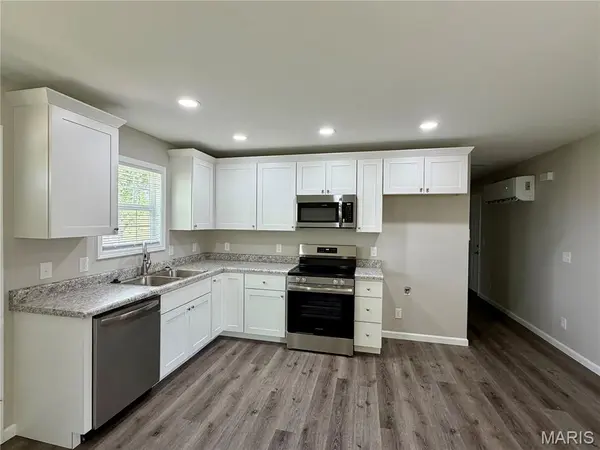208 Dona ST, Sikeston, MO 63801