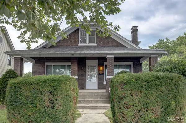 133 E North ST, Staunton, IL 62088