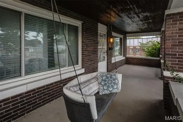 133 E North ST, Staunton, IL 62088