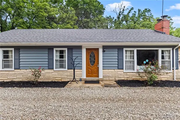 16460 Old Jamestown RD, Florissant, MO 63034