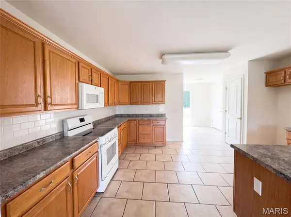 2357 Bastean RD, Wentzville, MO 63385