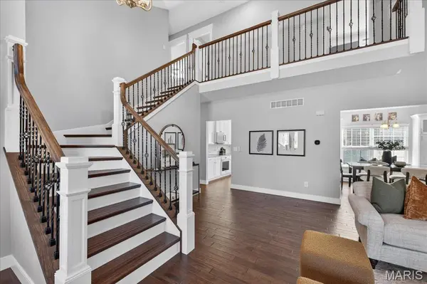 537 Sgt Pepper DR, St Peters, MO 63376