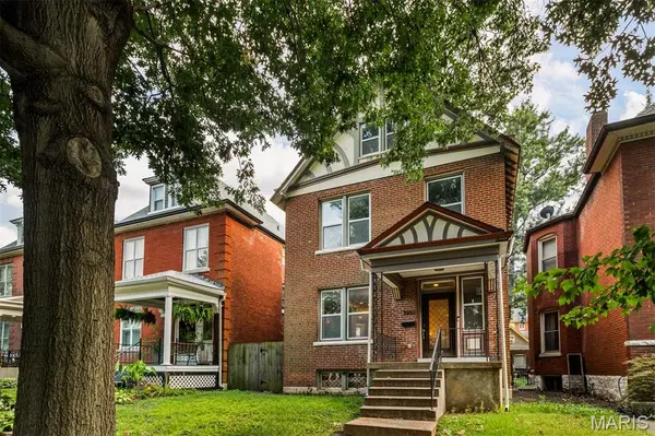 3662 Humphrey ST, St Louis, MO 63116