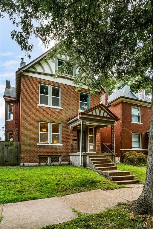 3662 Humphrey ST, St Louis, MO 63116