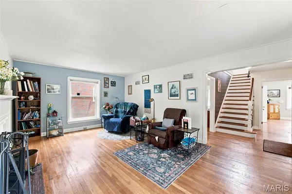 7816 Blackberry AVE, St Louis, MO 63130