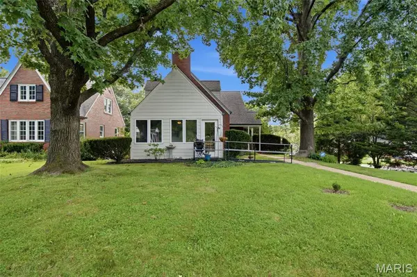 7816 Blackberry AVE, St Louis, MO 63130
