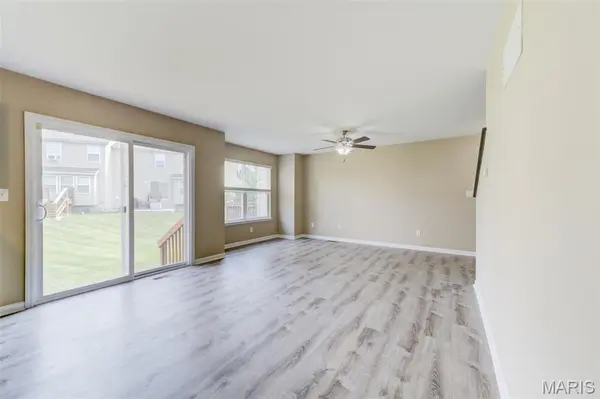 1844 Sterling Oaks DR, St Peters, MO 63376