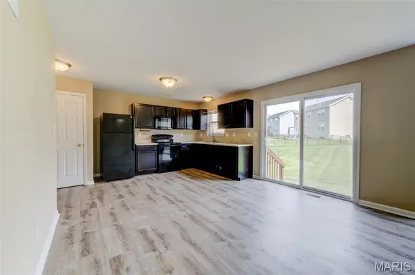 1844 Sterling Oaks DR, St Peters, MO 63376
