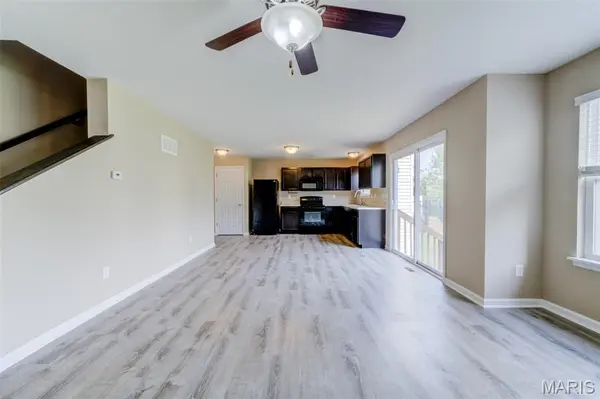 1844 Sterling Oaks DR, St Peters, MO 63376