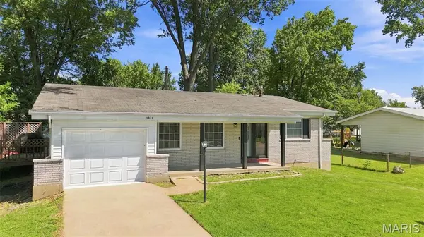 1331 Coppergate LN, St Louis, MO 63138
