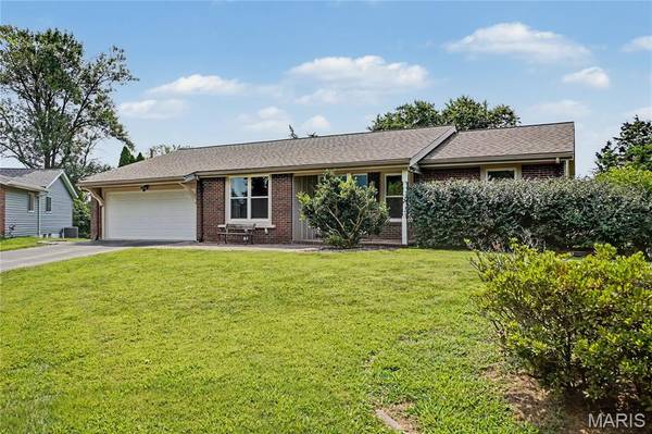 50 White Plains DR, Chesterfield, MO 63017
